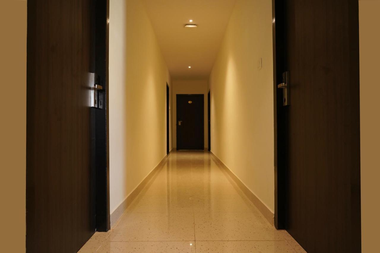 Hotel D Dev Vijayawāda Exteriör bild